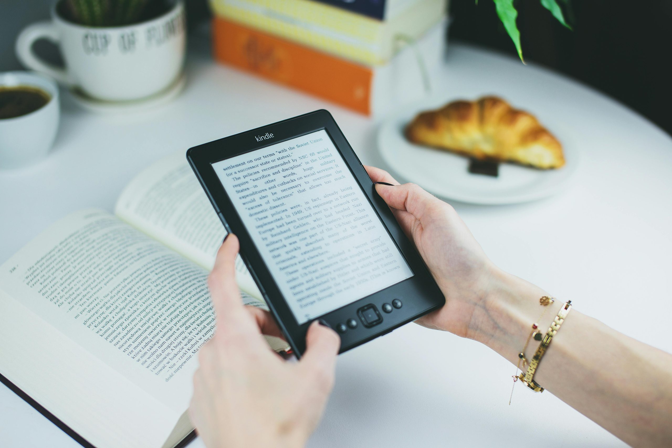 Kindle ou Tablet: Descubra Qual é o Melhor para Leitura de Livros